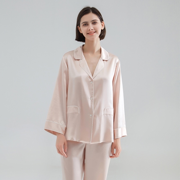 女士真丝睡衣